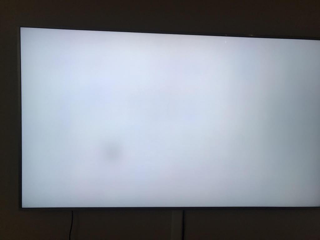 темное пятно на экране жк телевизора